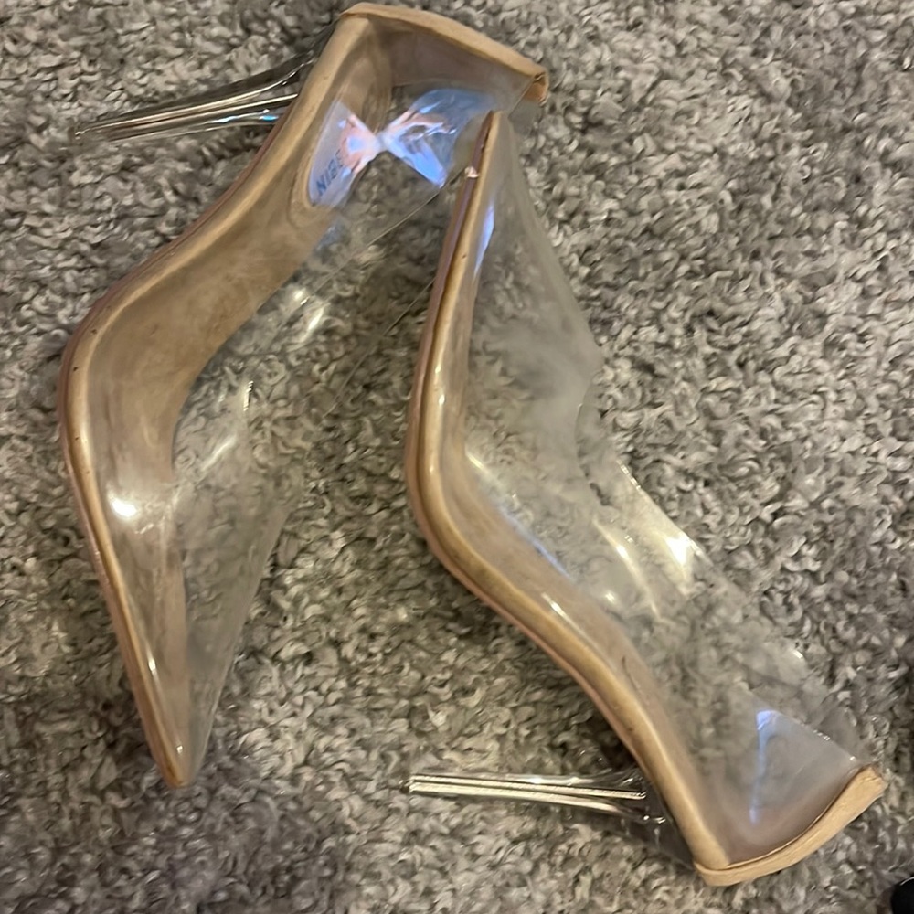 Clear pumps